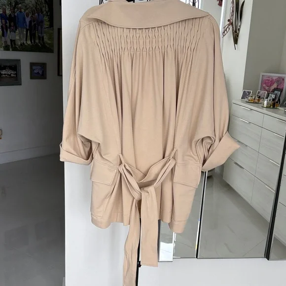 Chic Beige Jacket with Tie Belt - Picture 11 of 13